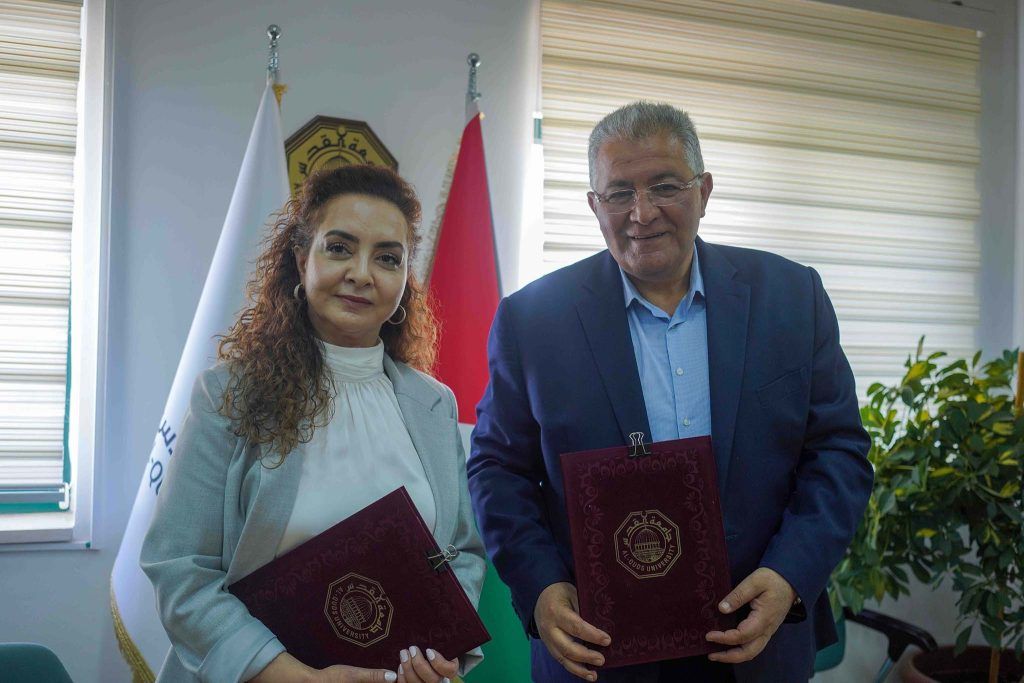 جامعة القدس و”إنجاز فلسطين” توقعان مذكرة تفاهم لدعم الطلبة في الريادة والإبداع