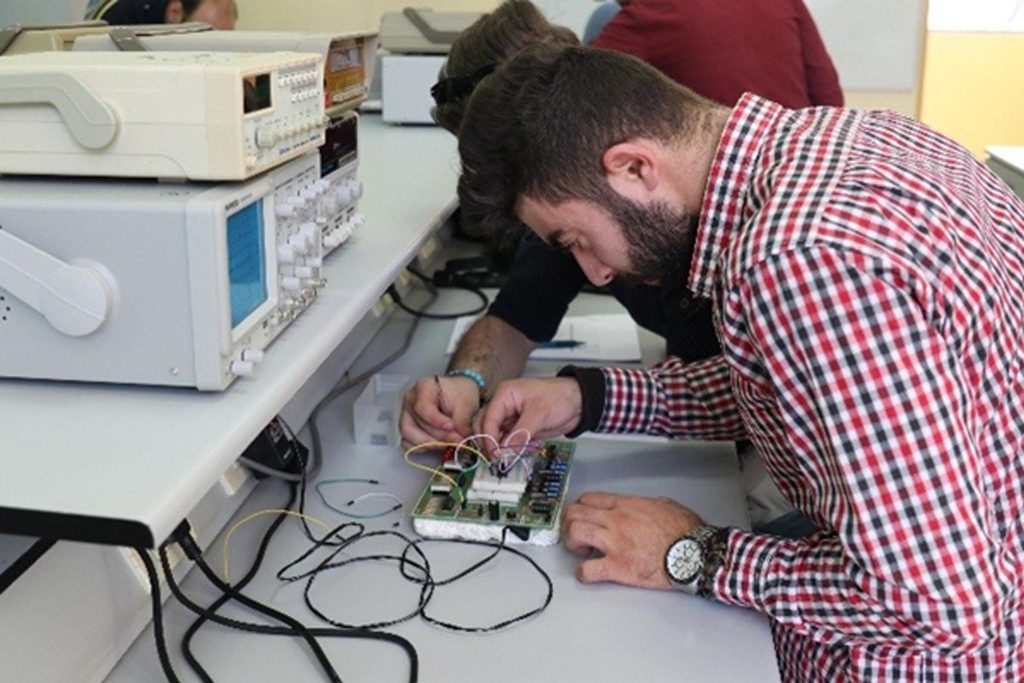Innovative and Flexible Training for Building Successful SMEs