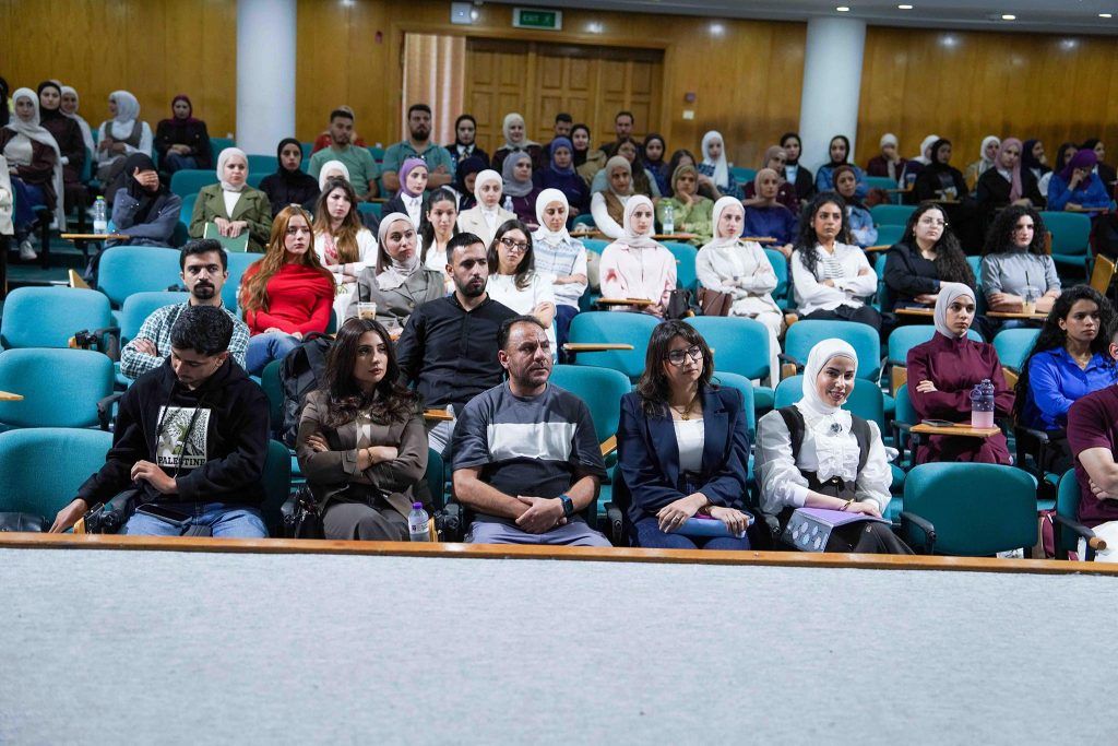 اتحاد طلبة طب الأسنان ينظم يومًا تثقيفيًا عن إدارة العيادات والوصول للجمهور