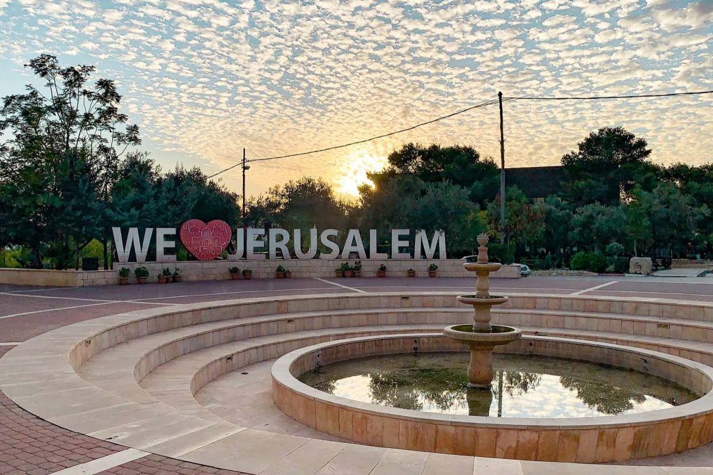 الأولى فلسطينيًا والثانية خارج أمريكا: جامعة القدس تحصل على الاعتماد الدولي الكامل (NAACLS) في العلوم الطبية المخبرية